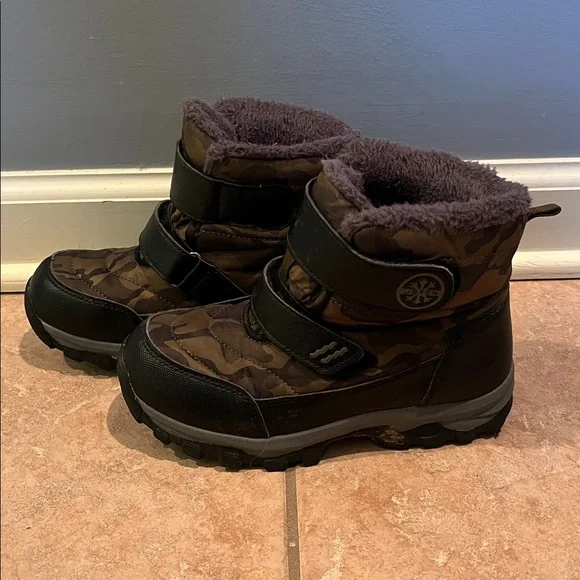 Boy’s Snow Boots - Picture 4 of 8